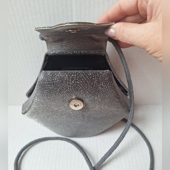 Vintage Stuart Weiztman Gray W/Sparkle Snap Closure Clam Shell Shoulder Bag - Picture 4 of 8